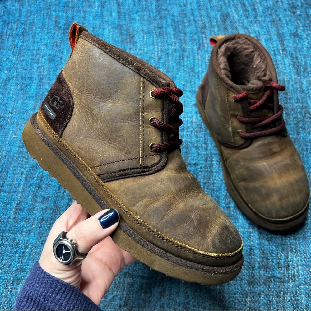 UGG Kids Neumel 11 Waterproof Leather Lace Up Boots in Brown Youth Kids Size 2